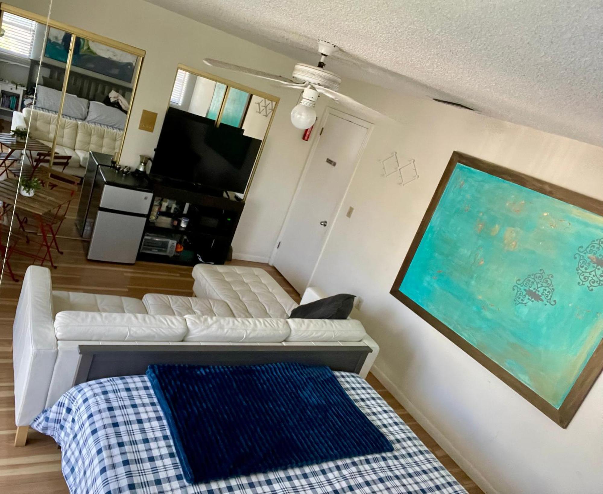 Beautiful In The Location In Miami! Habitación en casa particular Miami